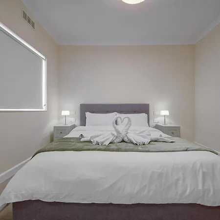 Apartament Modern 2br Penthouse With Terrace & Stunning Views By 360 Estates *